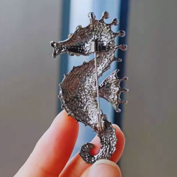 Broche Hippocampe Pailletée pour Femme