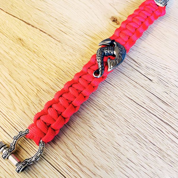 Bracelet Hei Matau Maori Rouge – Bracelet Protecteur Inspiré de la Culture et de l’Artisanat Océanien