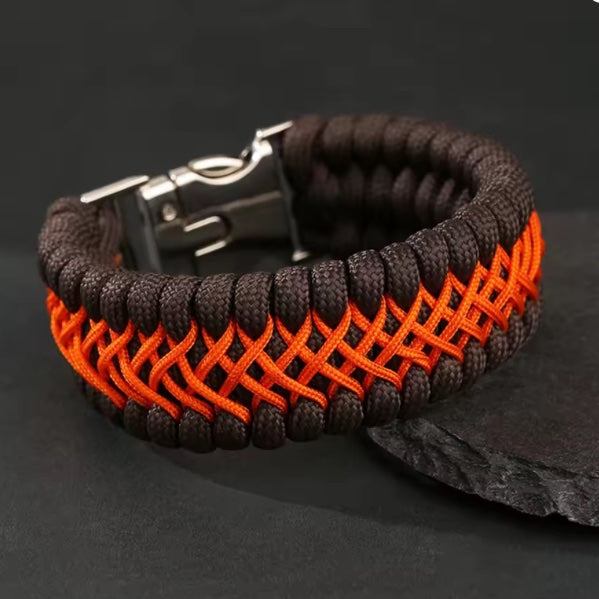 Bracelet Paracorde Tressé à 7 Cœurs – Style Vintage