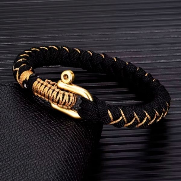 Bracelet Design Unisexe avec Fermoir en U – Élégance brute & style affirmé
