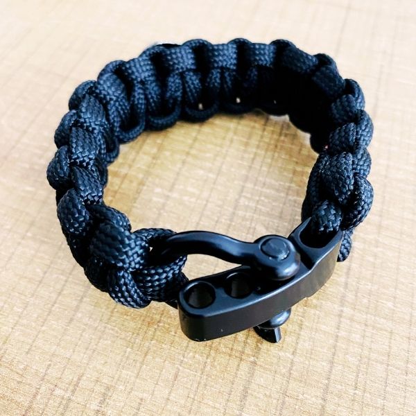 Bracelet Hei Matau Maori – Force, Protection et Héritage Océanique