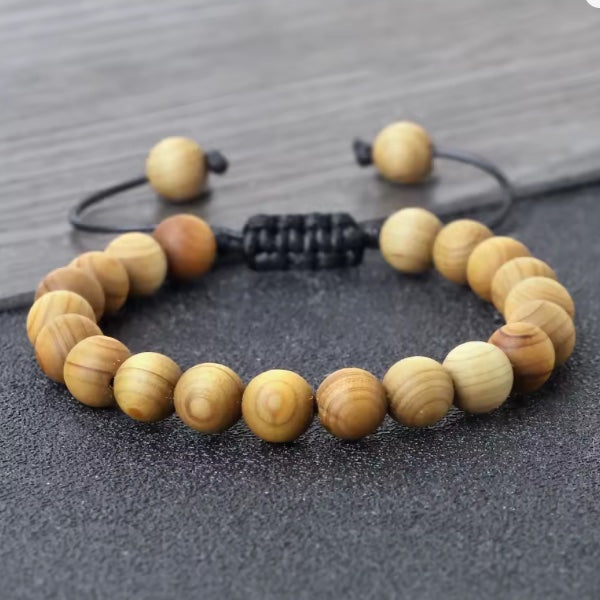 Bracelets en perles en bois de santal de Madagascar