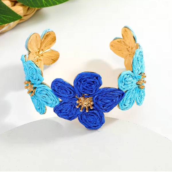 Bracelet Fleur en Raphia – Élégance Naturelle - Artisanat de Martinique