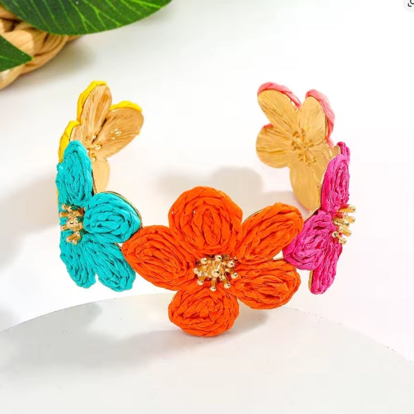 Bracelet Fleur en Raphia – Élégance Naturelle - Artisanat de Martinique