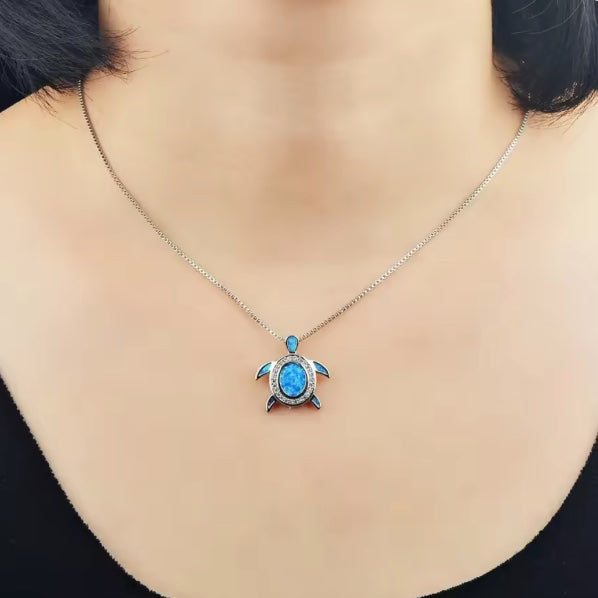 Collier Tortue Bleue – Pendentif Symbolique et Élégant