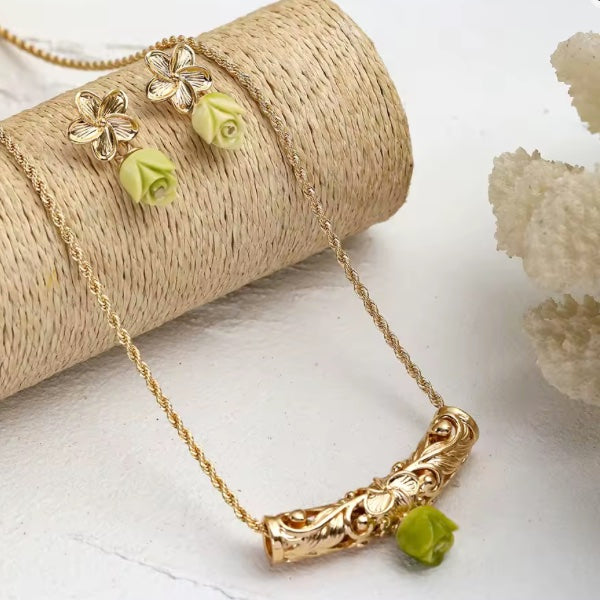 Ensemble de Bijoux Hawaïen – Collier et Boucles d’Oreilles avec Pendentif Fleur de Jasmin