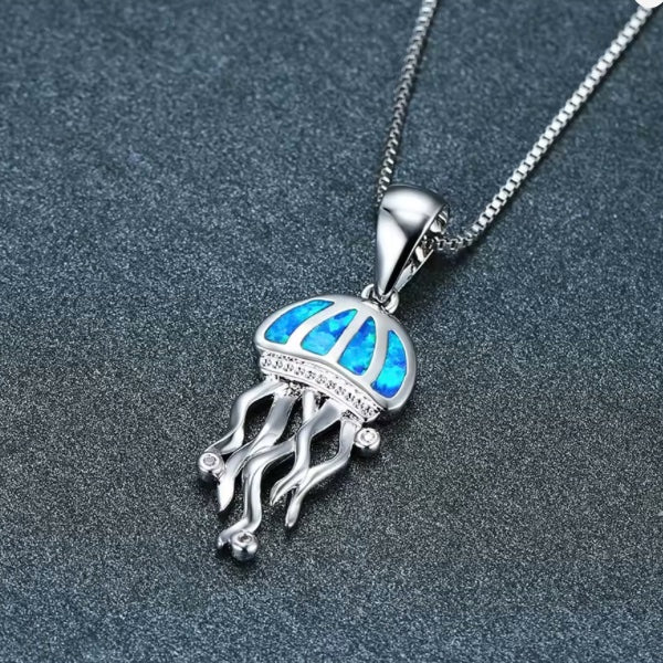 Collier Pendentif Méduse de Mer – Élégance Océanique