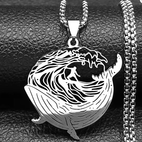 Collier Pendentif Homme et Femme – Surfeur et Baleine