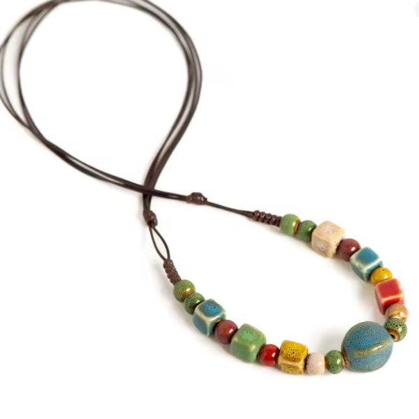 Collier Sautoir en Céramique – Élégance Artisanale et Style Bohème