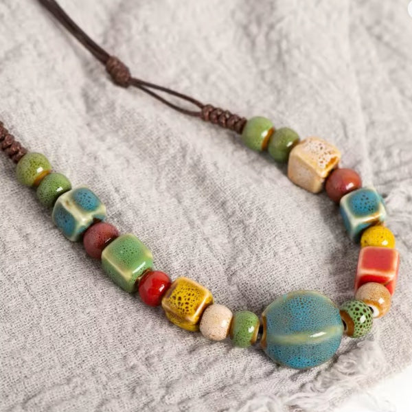 Collier Sautoir en Céramique – Élégance Artisanale et Style Bohème