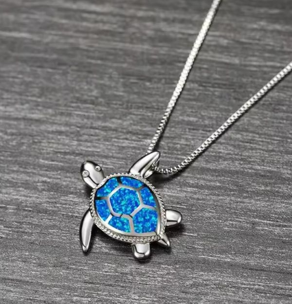 Collier Pendentif Tortue de Mer Bleue – Bijou Océanique Élégant