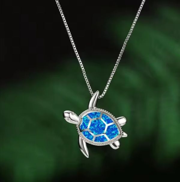 Collier Pendentif Tortue de Mer Bleue – Bijou Océanique Élégant