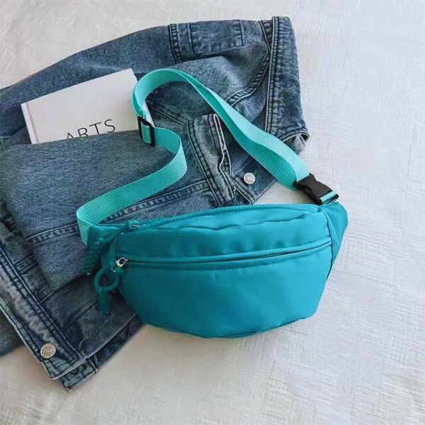 Sac Banane Tissu Femme : L'Équilibre Parfait entre Style et Fonctionnalité