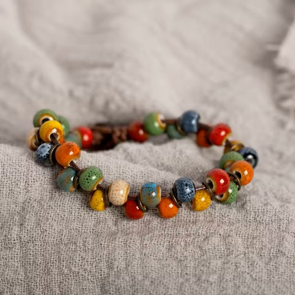 Bracelet en Perles de Céramique – Couleurs et Charme de Martinique