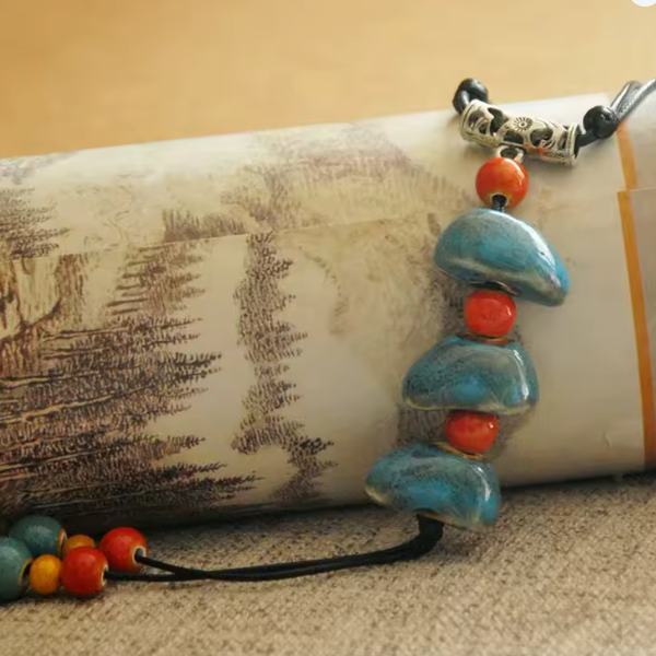 Collier en Céramique Rouge & Bleu – Élégance Créole Made in Martinique