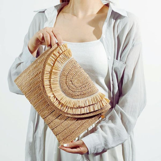 L’Élégance Naturelle : Pourquoi Choisir un Sac en Raphia Tissé ?