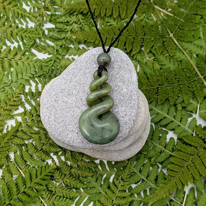 Pikorua signification : Un Symbole Maori de Lien et d'Équilibre