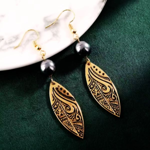 Collection de Boucles d’Oreilles Héritées des Traditions Polynésiennes 🌊✨