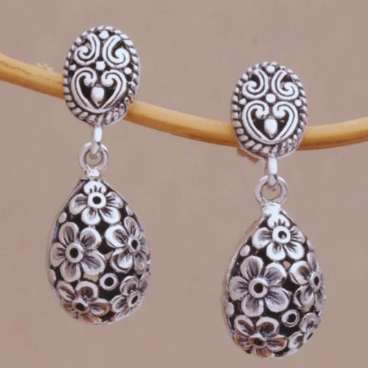 Boucles d'oreilles hawaïennes -  fleurs sculptées en forme de goutte