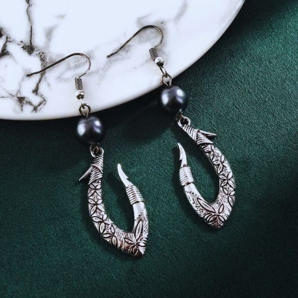 Boucles d'oreilles Hei Matau Maori :  Patrimoine et Traditions de la Nouvelle-Zélande et des Îles Polynésiennes