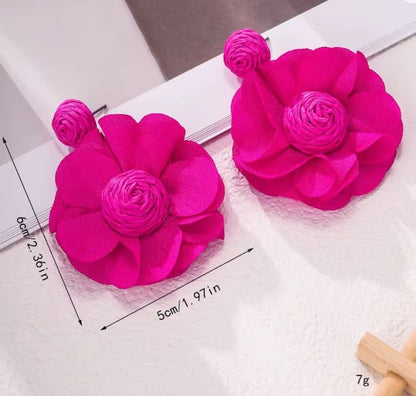 Boucles d’Oreilles Fleur en Raphia – Élégance Naturelle -  Fait Main