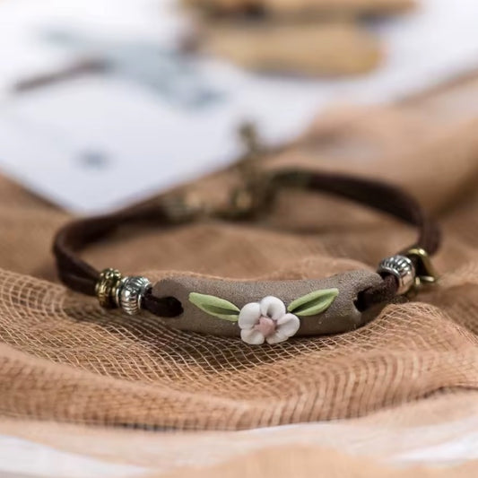 Bracelet Artisanal en Céramique – Entre Héritage Culturel et Modernité