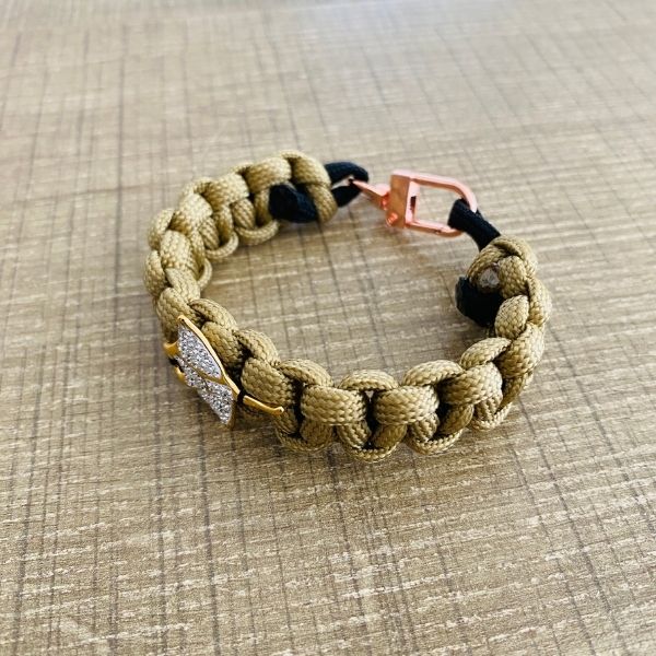 Bracelet Femme avec Pendentif Raie Manta – Élégance et Symbolique Océanique