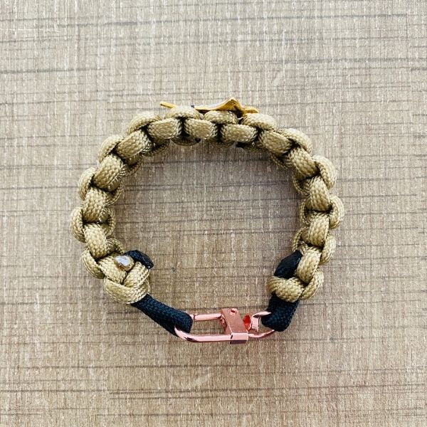 Bracelet Femme avec Pendentif Raie Manta – Élégance et Symbolique Océanique