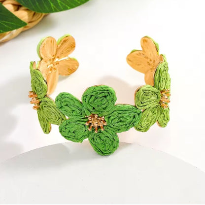 Bracelet Fleur en Raphia – Élégance Naturelle - Artisanat de Martinique