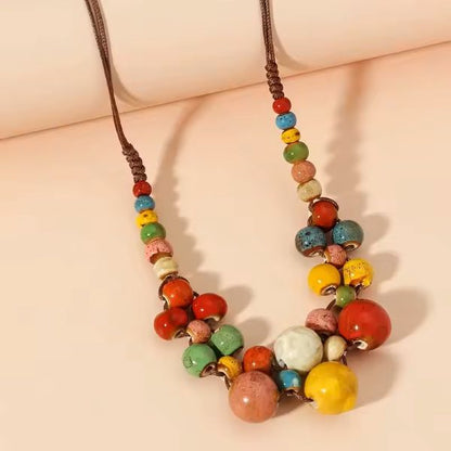 Collier en Céramique Colorée – Élégance Ethnique Made in Martinique