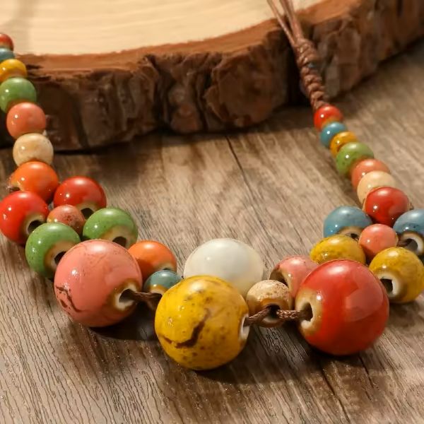 Collier en Céramique Colorée – Élégance Ethnique Made in Martinique