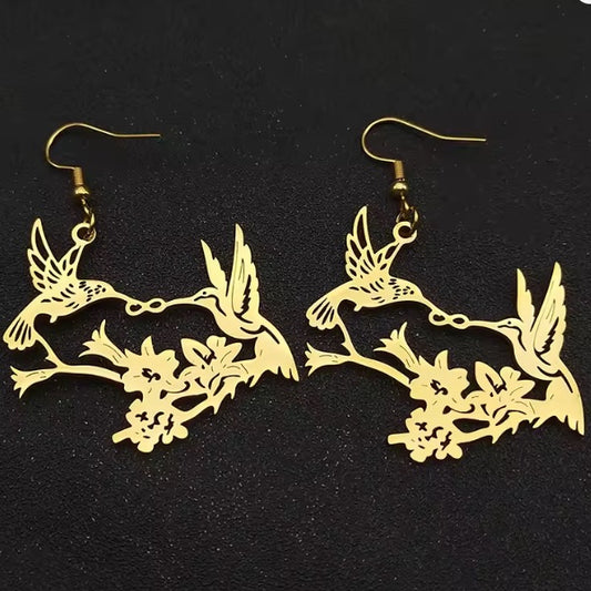 Boucles d’Oreilles Colibris pour Femmes – Élégance et Symbole des Caraïbes