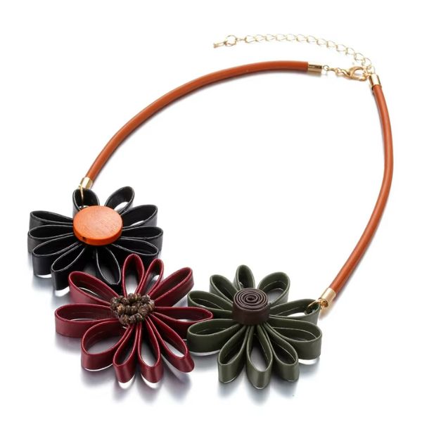 Collier en cuir : Le collier fleur de soleil qui vous sublimera par Creatiz Martinique