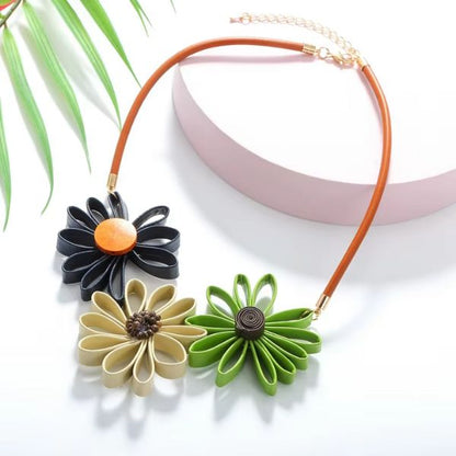 Collier en cuir : Le collier fleur de soleil qui vous sublimera par Creatiz Martinique