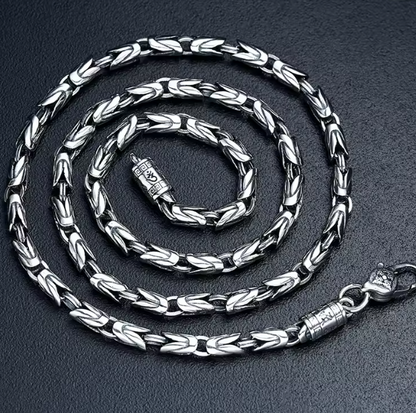 Chaîne Maori Mixte – Élégance Géométrique et Esprit Culturel