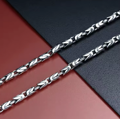 Chaîne Maori Mixte – Élégance Géométrique et Esprit Culturel