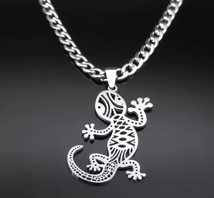 Collier Pendentif Gecko en Acier Inoxydable – Symbole Culturel de l’Île de La Réunion