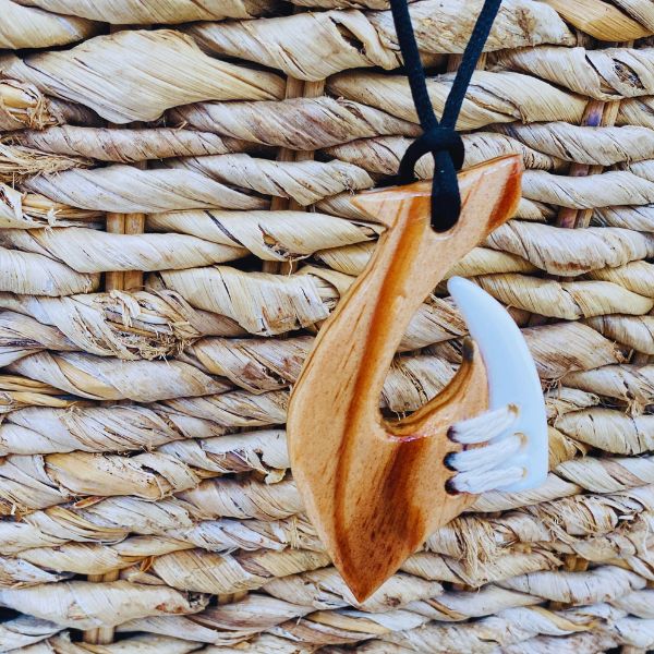 Collier Hameçon Hei Matau Maori - Collier de protection - Polynésie / Nouvelle Zélande