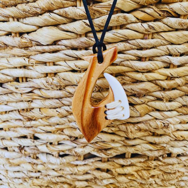 Collier Hameçon Hei Matau Maori - Collier de protection - Polynésie / Nouvelle Zélande