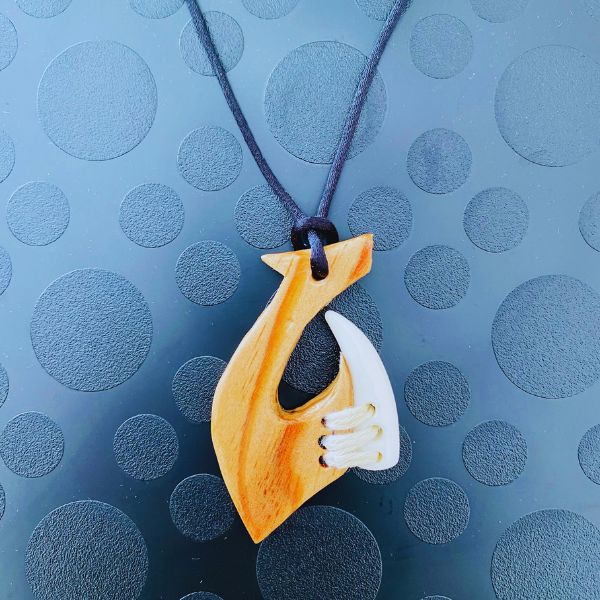 Collier Hameçon Hei Matau Maori - Collier de protection - Polynésie / Nouvelle Zélande