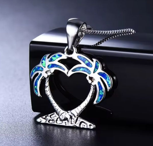 Collier Pendentif Palmier et Cœur Creux – Bijou Féminin Élégant