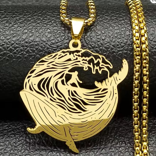 Collier Pendentif Homme et Femme – Surfeur et Baleine