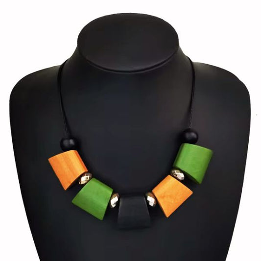 Collier Pendentif en bois noir naturel - Création Artisanale par Creatiz, Martinique