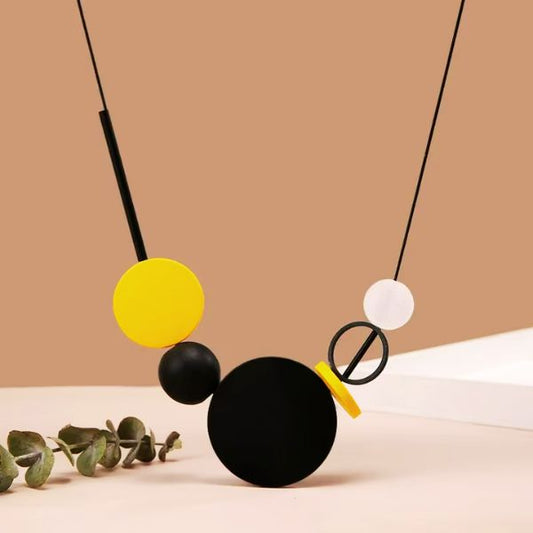 Collier Pendentif Tranche Ronde en bois noir naturel - Création Artisanale par Creatiz, Martinique