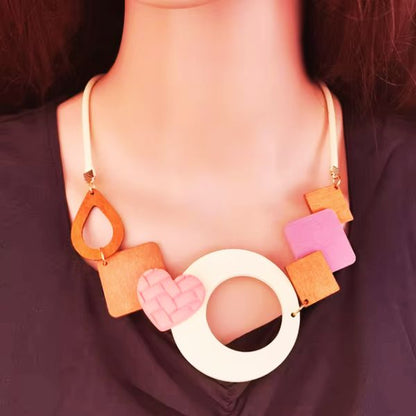 Collier Pendentif en bois noir naturel - Création Artisanale par Creatiz, Martinique