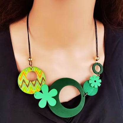 Collier Pendentif en bois noir naturel - Création Artisanale par Creatiz, Martinique
