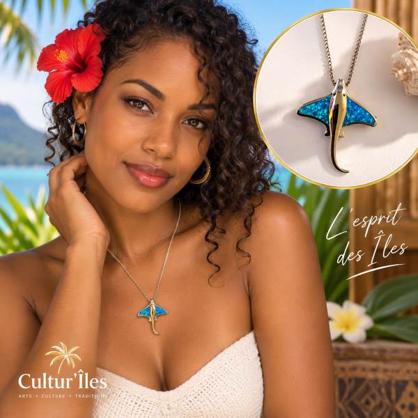 Collier Pendentif Raie Pastenague Bleue – Élégance Océanique au Féminin