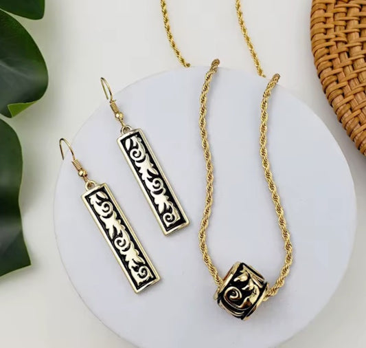Parure de bijoux Hawaïens pour femme – Collier pendentif  ET boucles d’oreilles émaillés