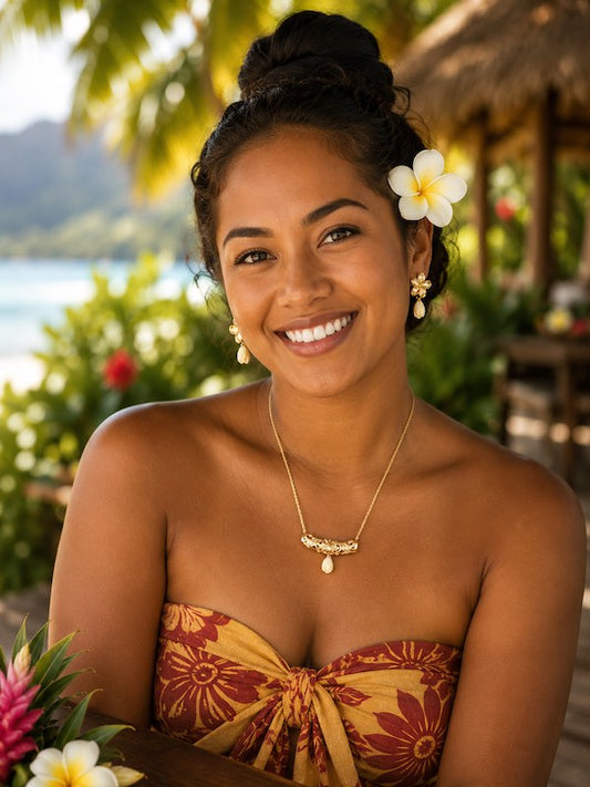Ensemble de Bijoux Hawaïen – Collier et  Boucles d’Oreilles avec Pendentif Fleur de Jasmin