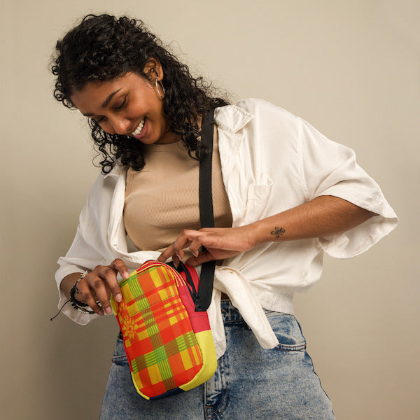 Sac à Bandoulière aux Couleurs du Madras – L’Étoffe Emblématique des Antilles